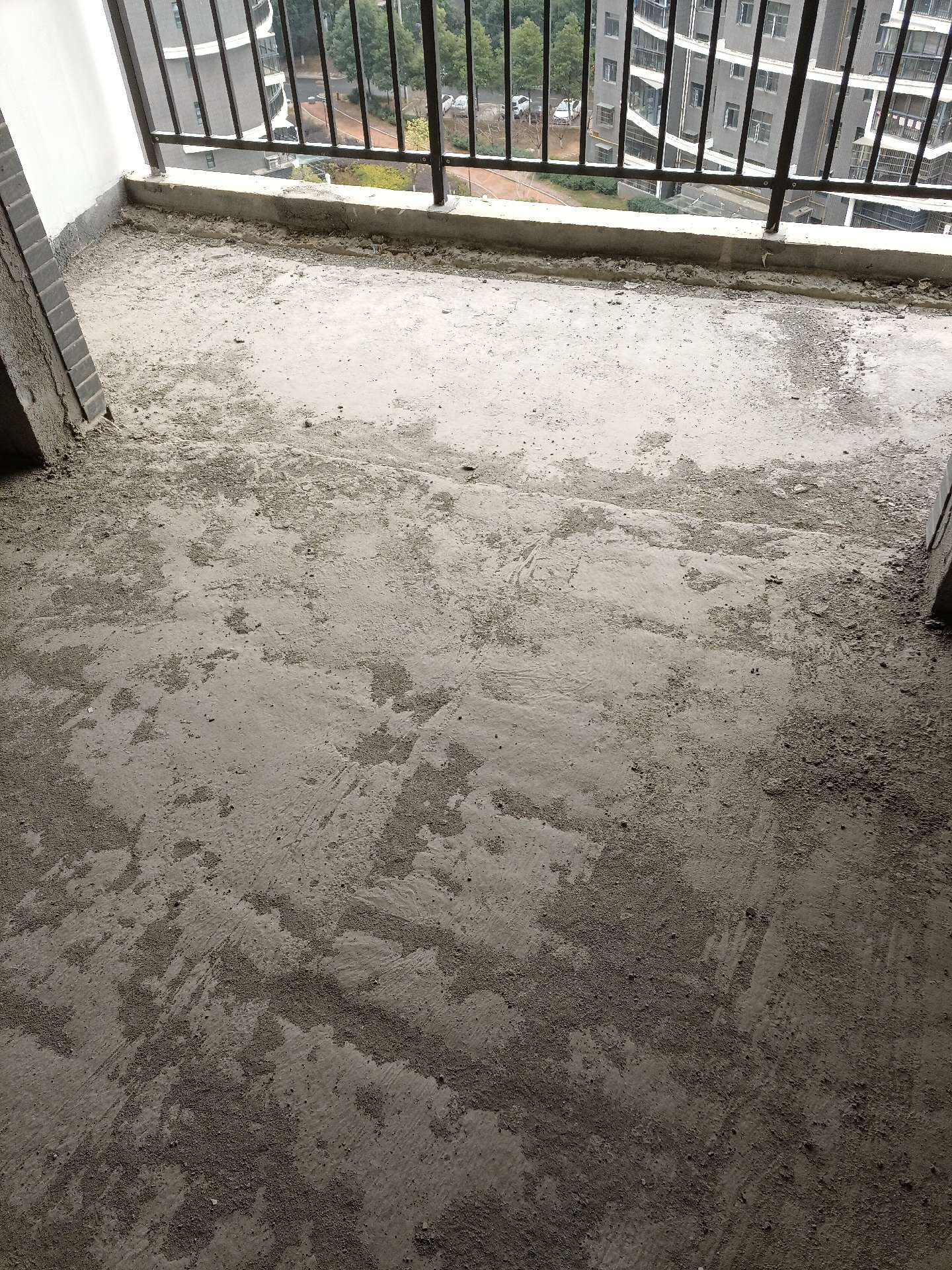 亏本急售，蕲阳新区商品房，2房2厅1卫，87.79平两房可改三房好楼层，东南朝向，有钥匙，出售34.5万。隔壁就是思源。