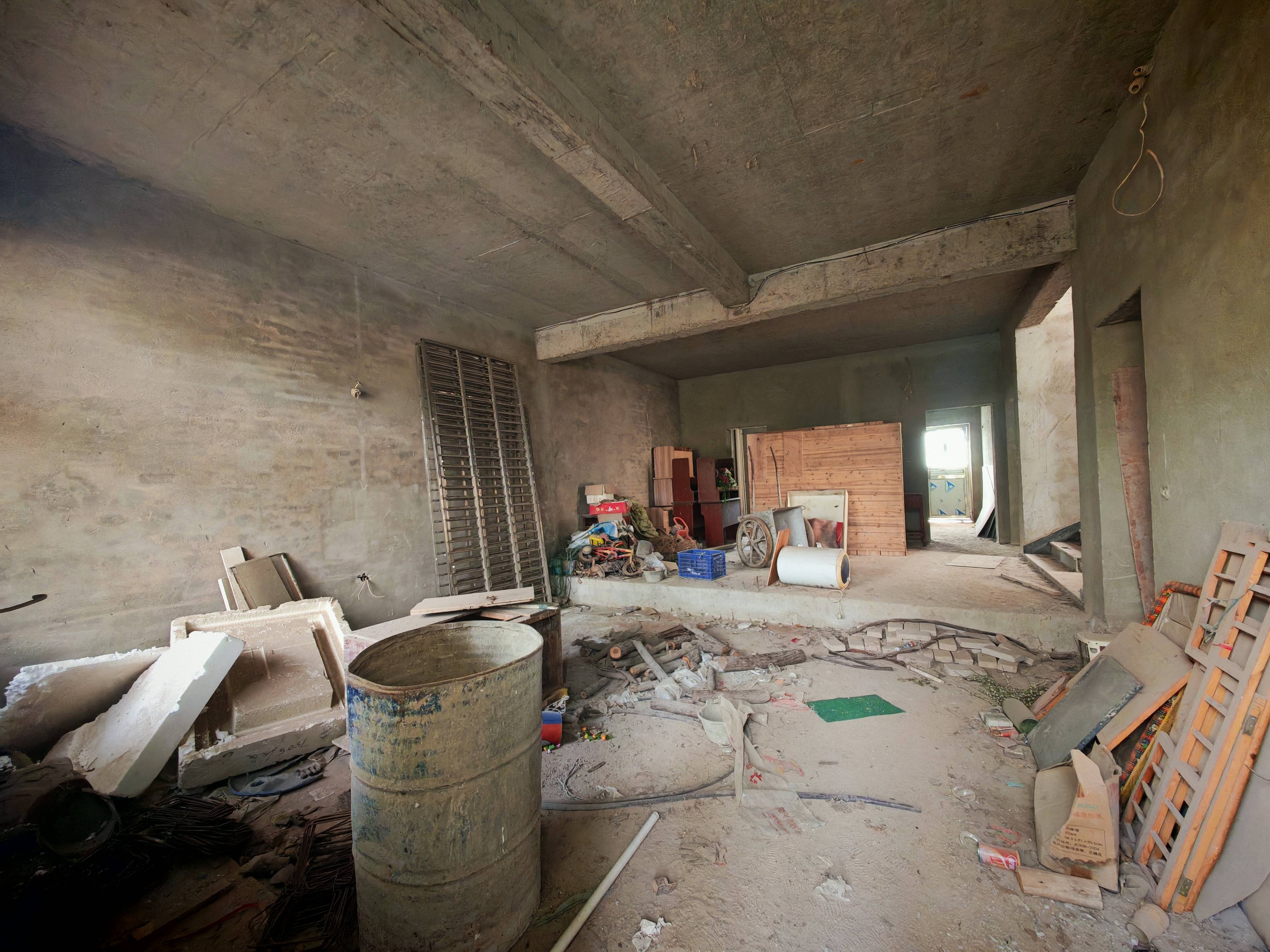 走马岭单门du院（带地下室，前后院）