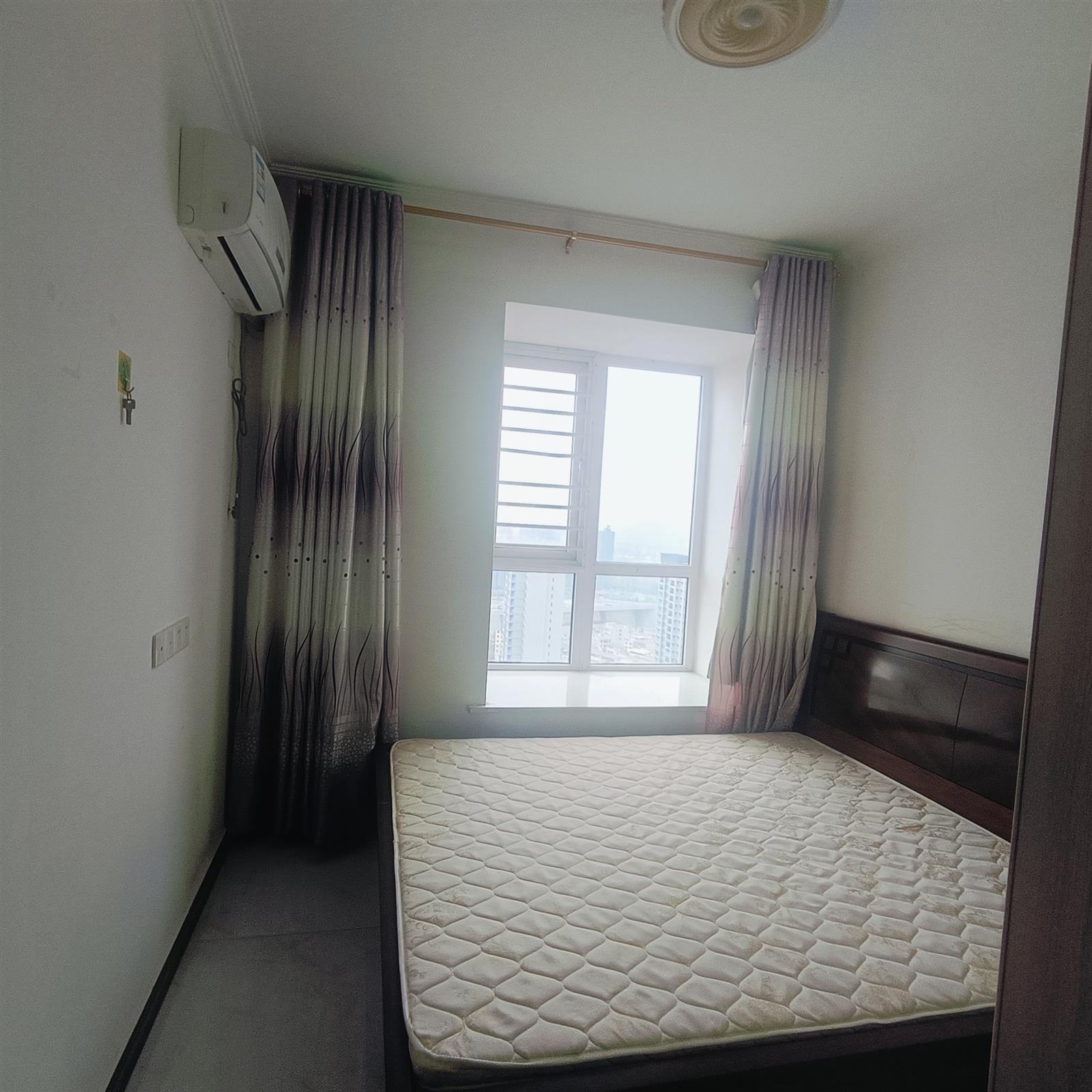 实小对面精装修拎包入住支持安揭