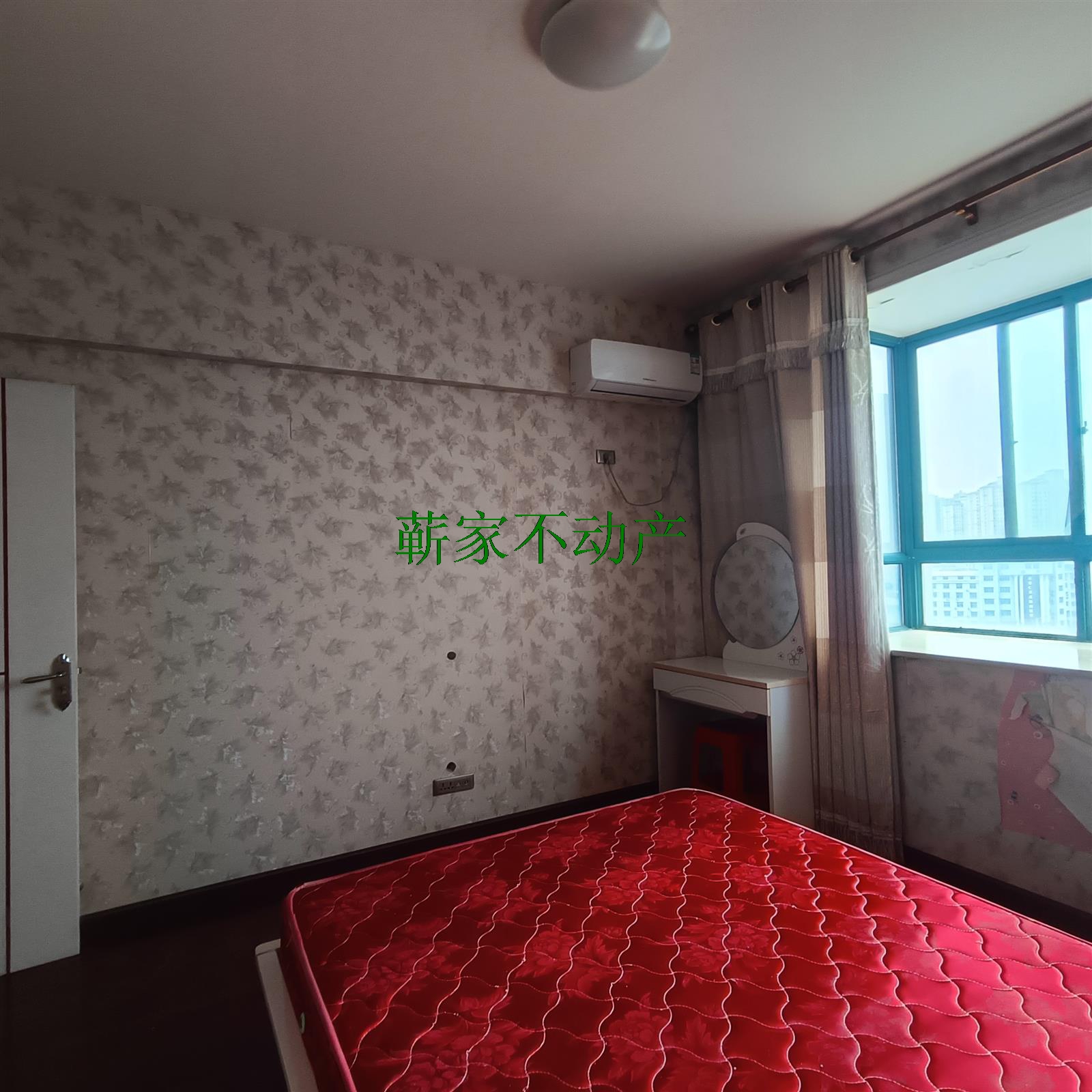 大中华附近电梯房精装修家具家电齐全拎包入住