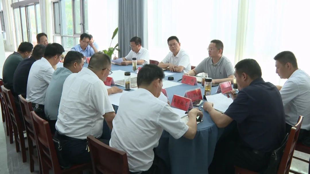 县委副书记，县长周黎调研罗田一中新址迁建工作！
