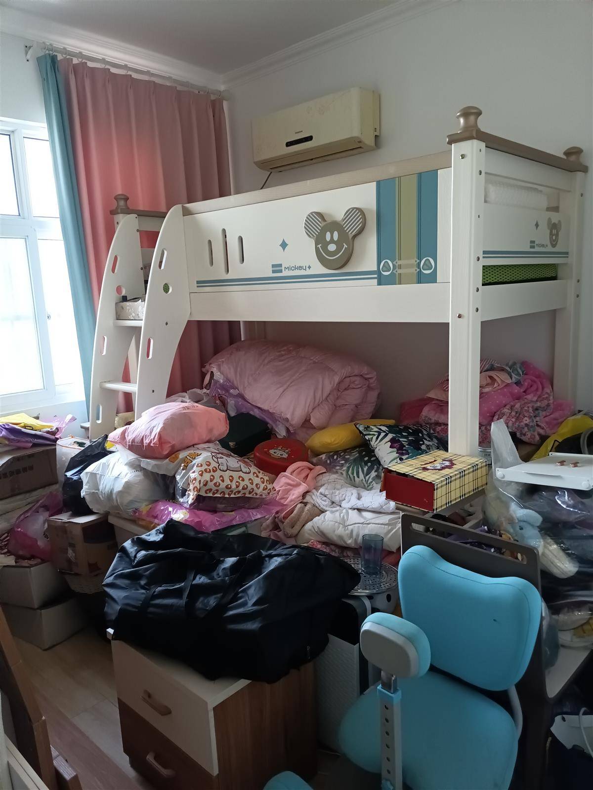 捡漏王，晶帝学府房，3房2厅1卫109平，好楼层，大阳台精装拎包入住，证满两年支持按揭，售价56万。