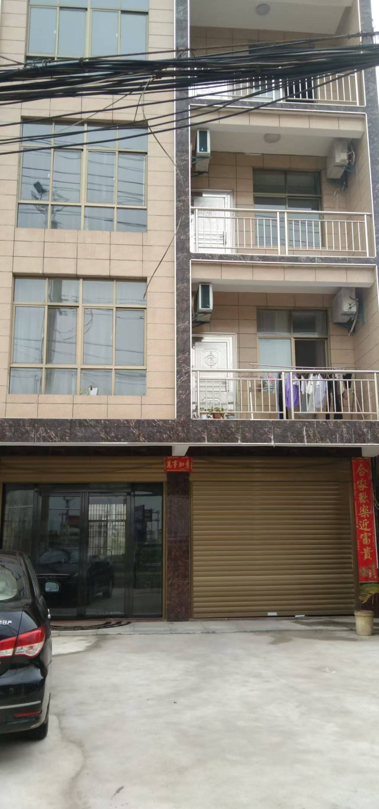 武穴城南高速红绿灯门面房