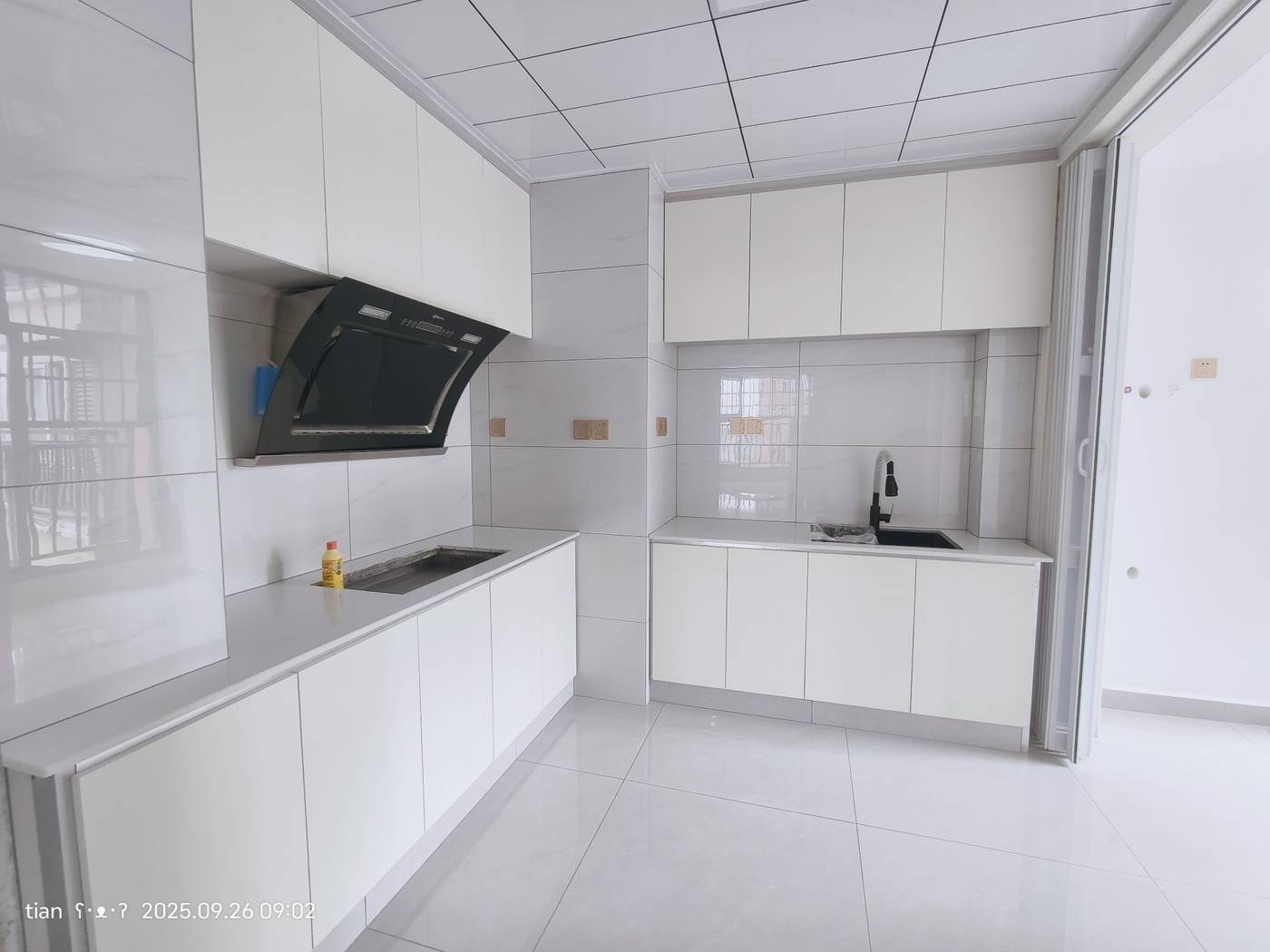 顺祥小区还建房，2室2厅1卫，104平，全新装修未入住，好楼层，售39.8万。