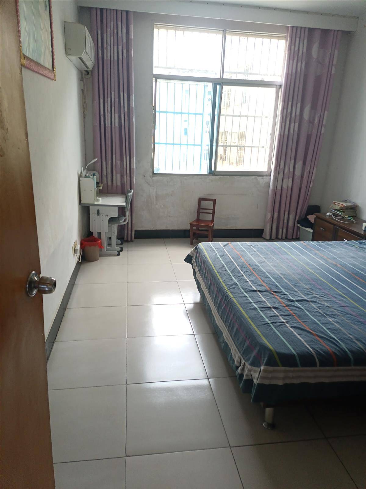 降价急售，教师公寓三房两厅一卫108平，5楼，边套三面采光，拎包入住，16.8万。特价房源。