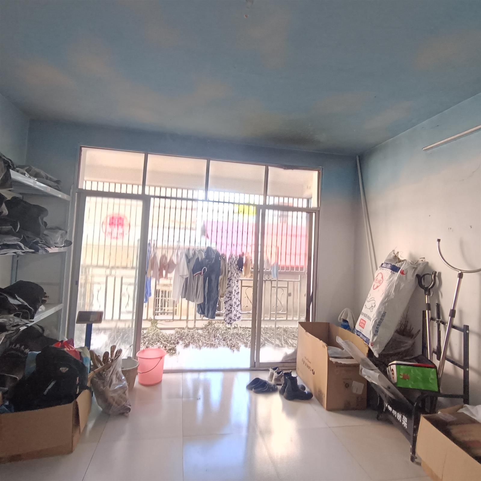 四路附近小区简单装修当毛坯卖2楼有钥匙可看房