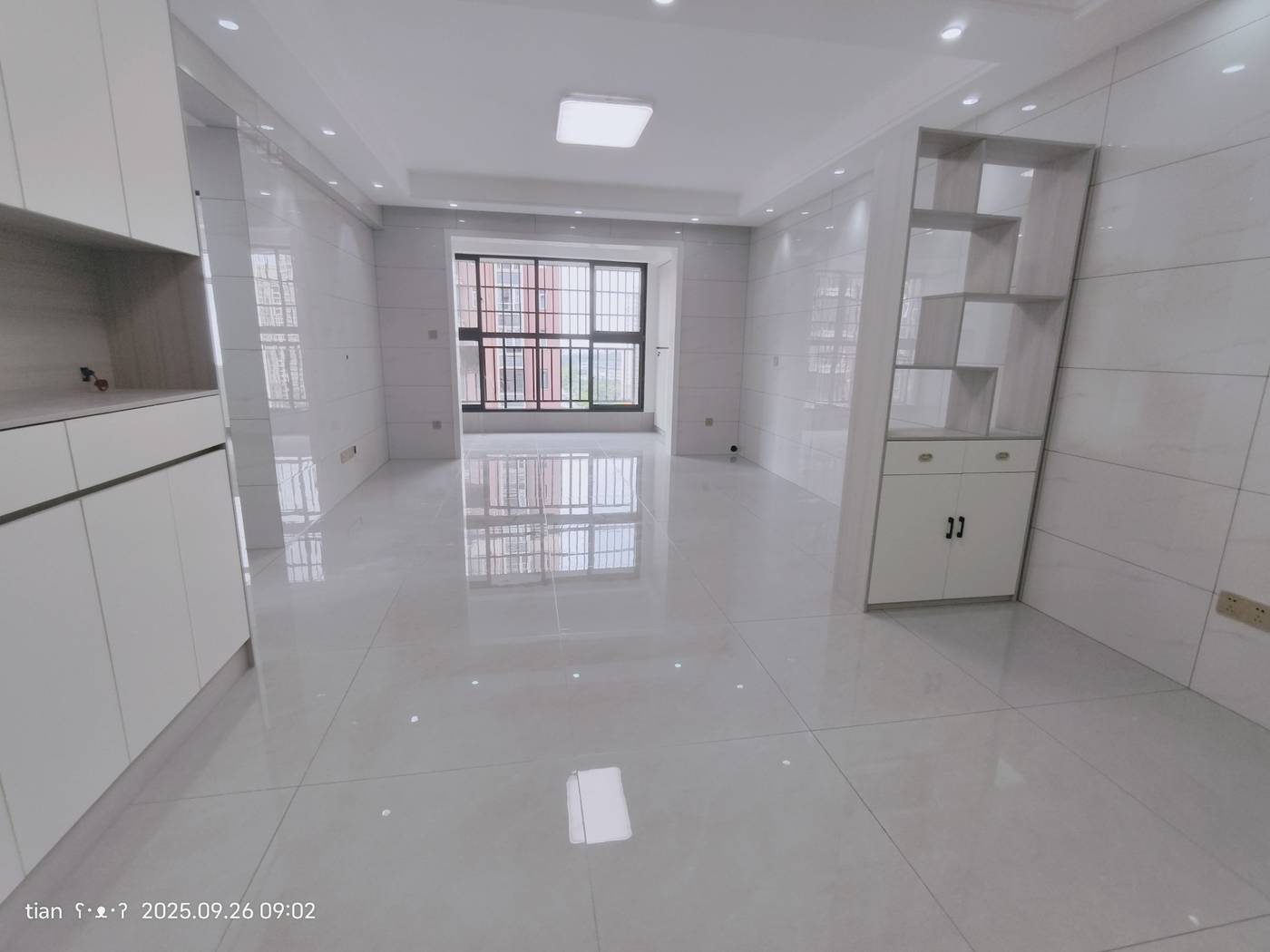 顺祥小区还建房，2室2厅1卫，104平，全新装修未入住，好楼层，售39.8万。