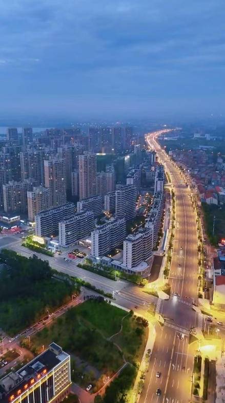 武穴人周末都往这儿跑？武商来了之后，城东彻底变了