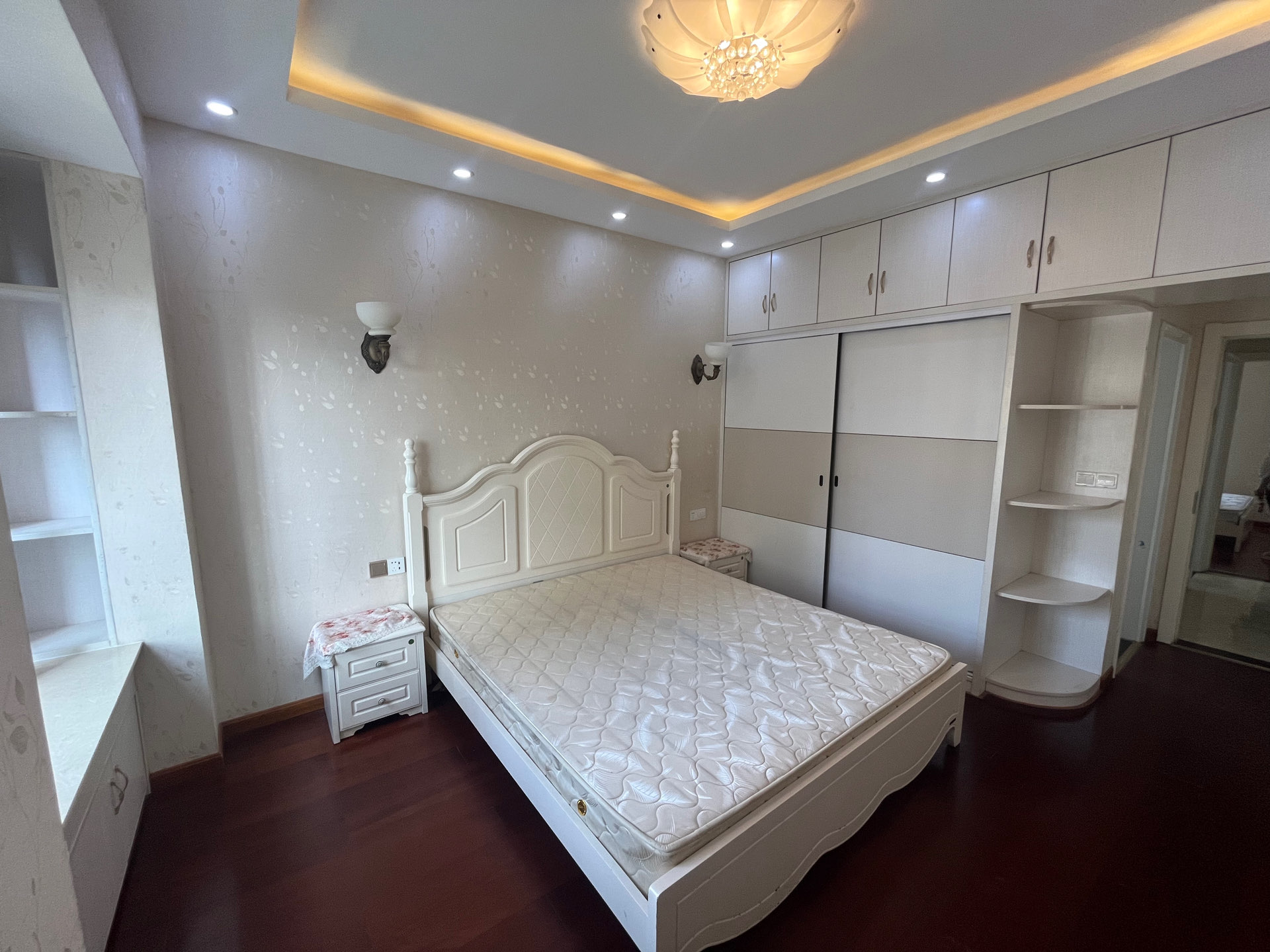 晶帝精装修家具家电齐全拎包入住包物业费1700