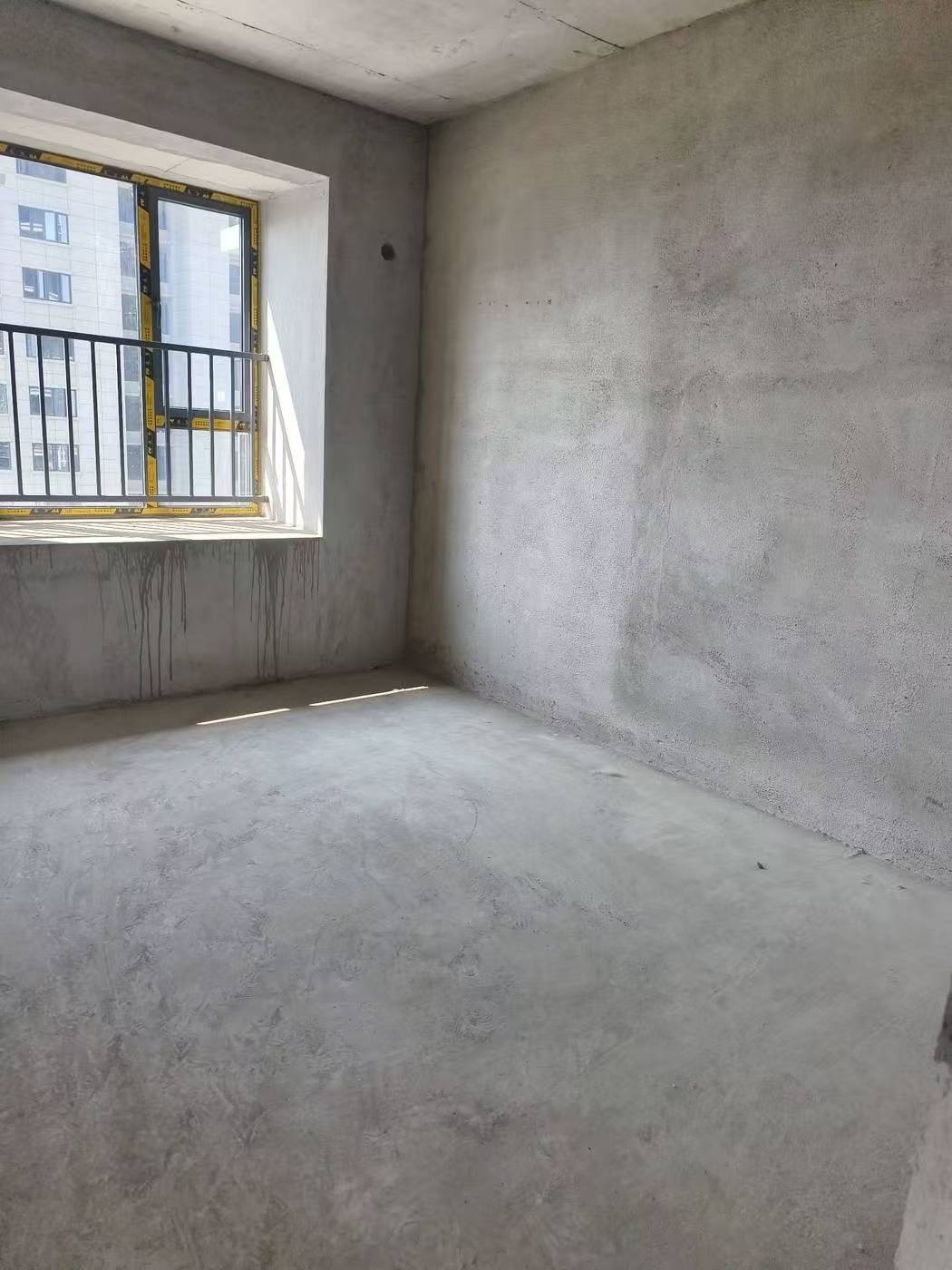 香榭水岸商品房，有证，直接走一手流程，单价4200每平，中间楼层