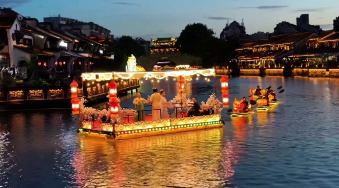 超航・山湖天玺光影水秀篝火狂欢夜！品牌电动车免费抽！快来领取你的跨年门票→