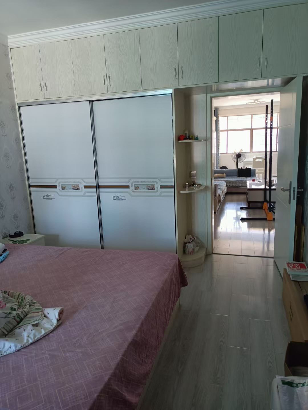 二小附近商品房家具家电齐全拎包入住把物业费1200