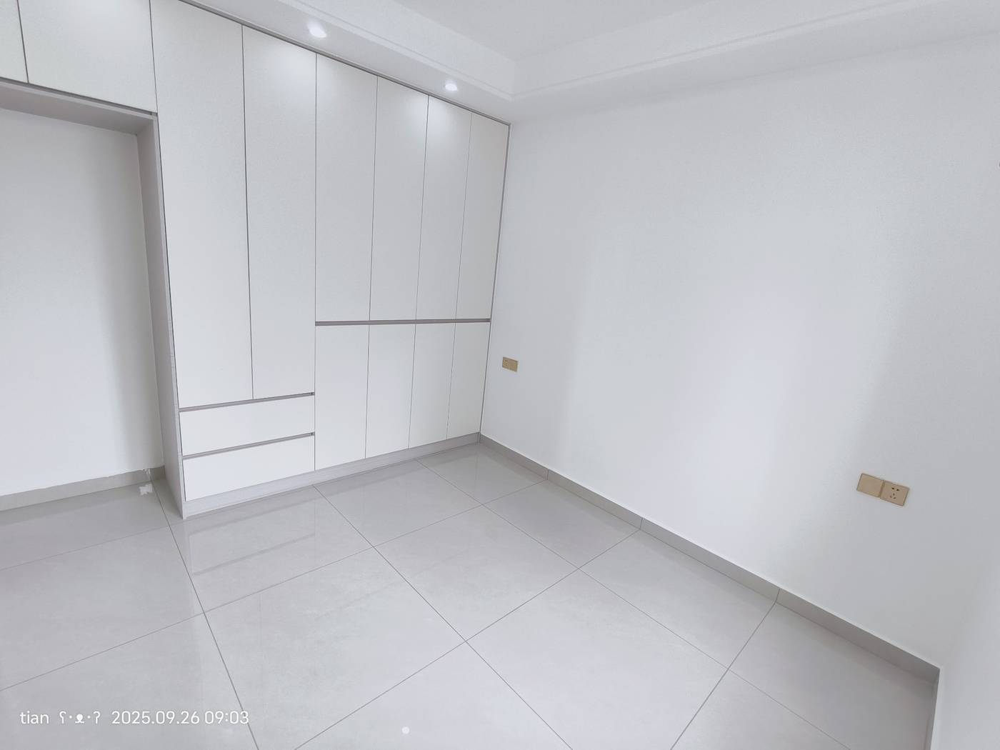 顺祥小区还建房，2室2厅1卫，104平，全新装修未入住，好楼层，售39.8万。