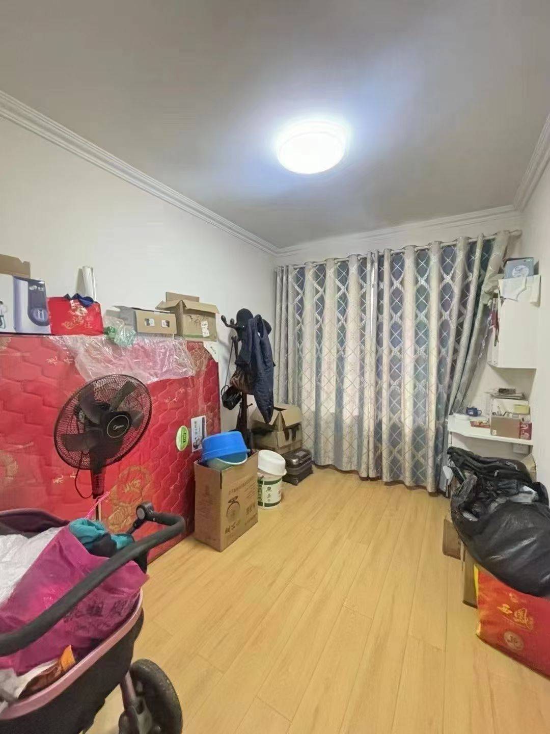 万豪骊晶园商品房，三室两厅两卫，116平方，精装修，证满五年，支持按揭。售价：45万。