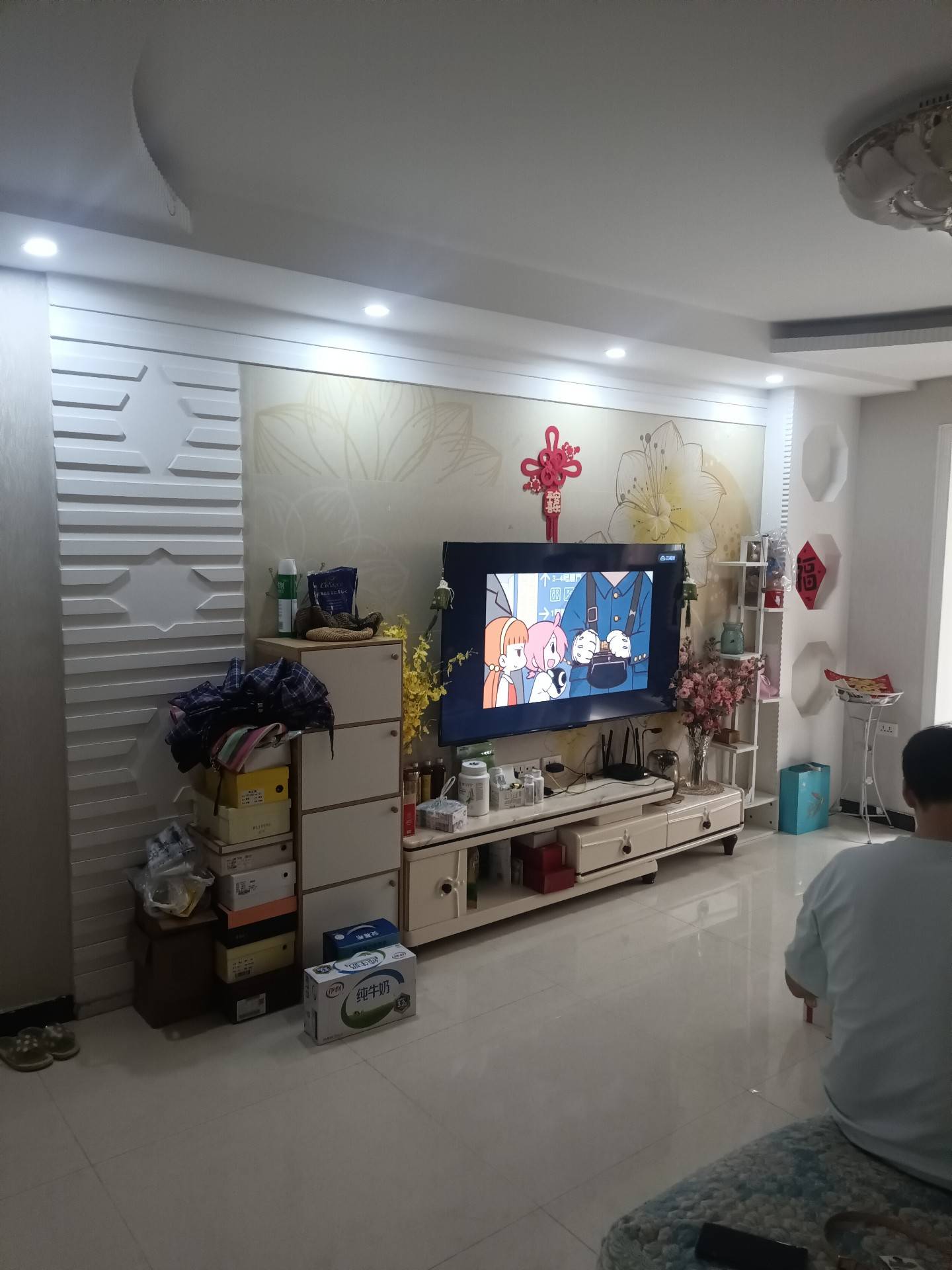 美景新城步梯房,精装2房92.56平，好楼层，拎包入住，证满五年支持按揭，售价34万。出行方便。