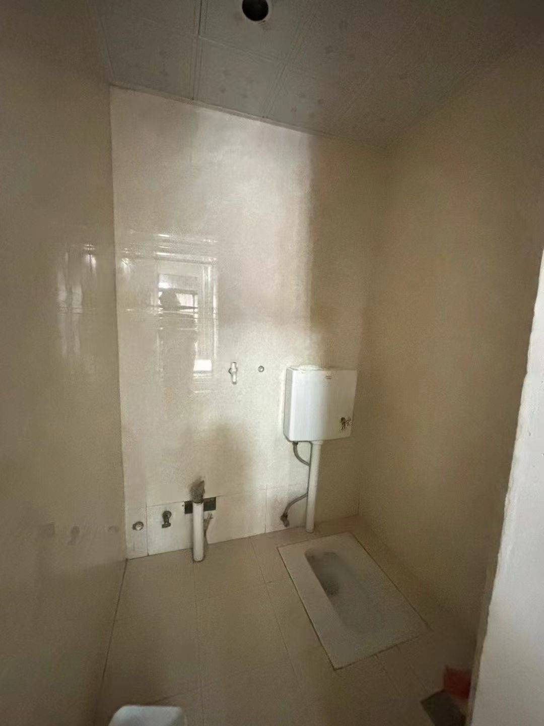 万豪骊晶园商品房，三室两厅两卫，116平方，精装修，证满五年，支持按揭。售价：45万。