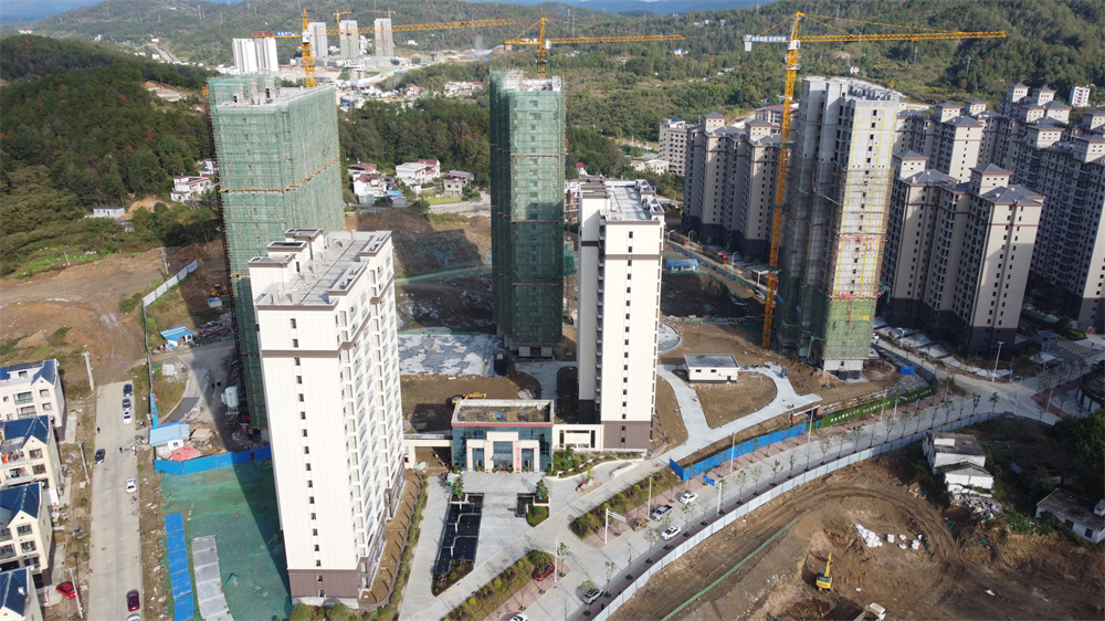 金东嘉苑10月工程进度：3#外墙施工至9层