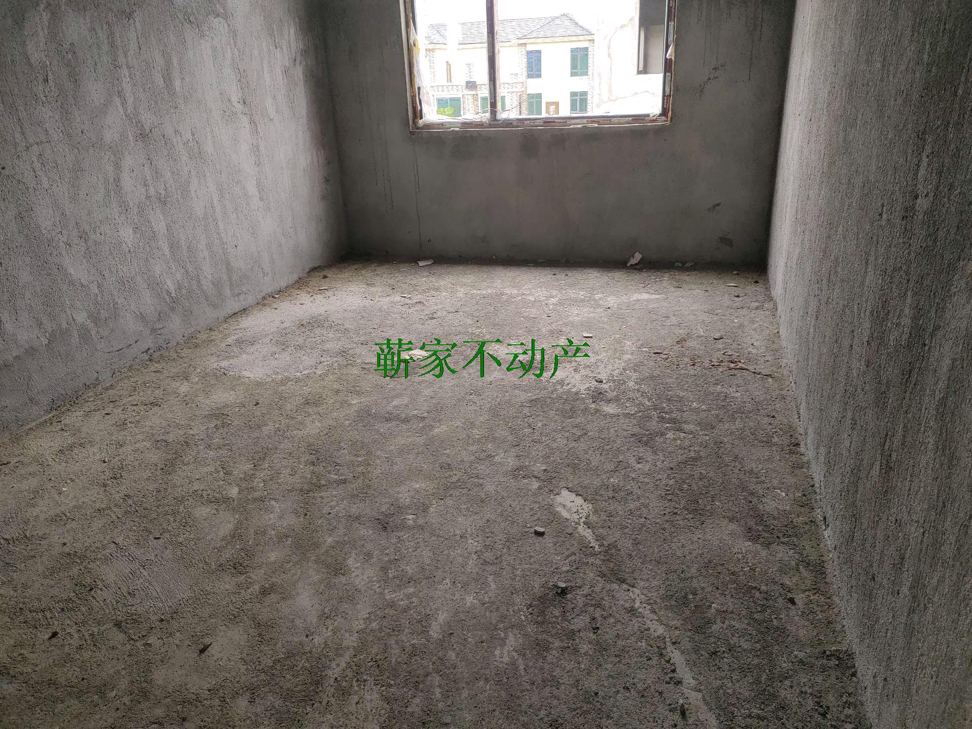 西驿大桥附近自建房3列4层进出路方便可以看房