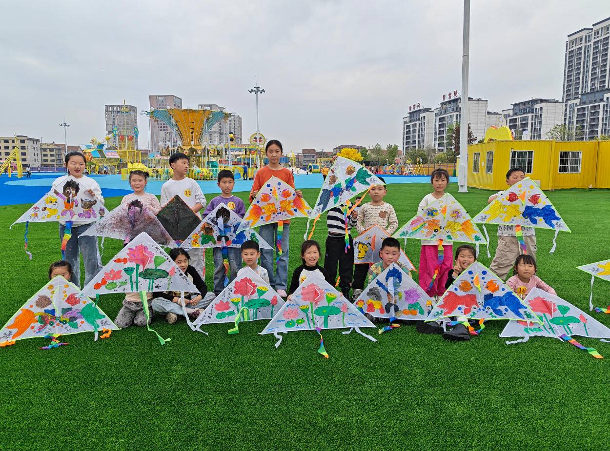 春风托纸鸢，童心绘云境 | 广济府·云境，与乐园为邻