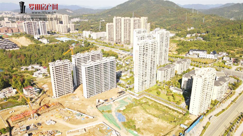 升华·鑫龙翡翠城10月家书：秋色丰盈，幸福可期！