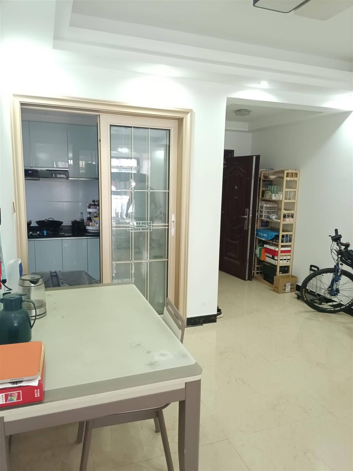 捡漏王，晶帝学府房，3房2厅1卫109平，好楼层，大阳台精装拎包入住，证满两年支持按揭，售价56万。