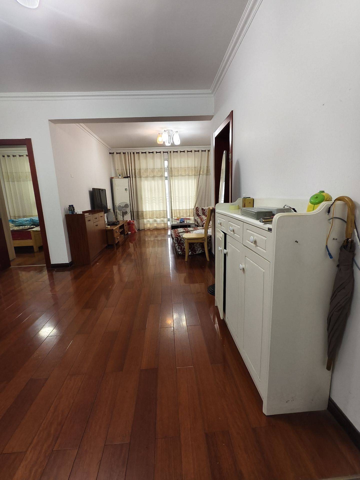 万豪郦晶园2房，2室2厅1卫100平，中等好楼层，中等装修。证满5年。售33万。