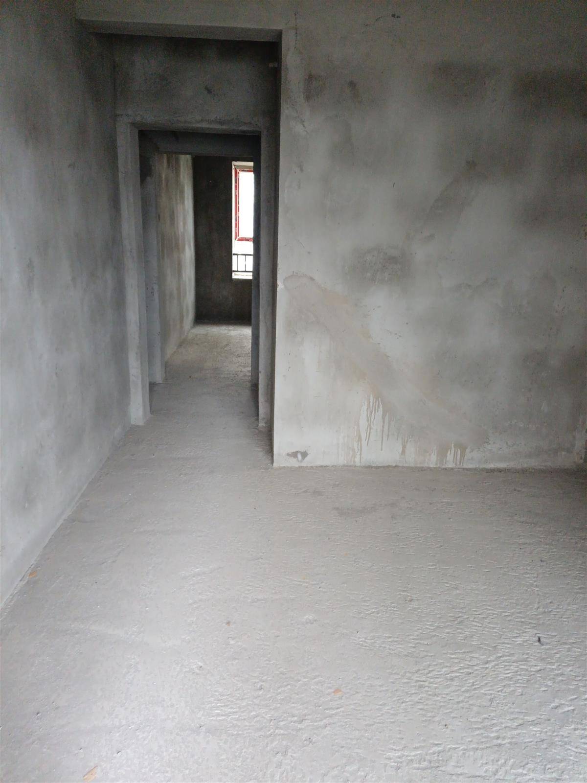 恒凯学府商品房，毛坯好楼层，3室2厅2卫，122.01平，证满两年可按揭