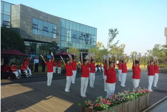 小池明星活动“快乐舞步健身操”在联投滨江国际拍摄