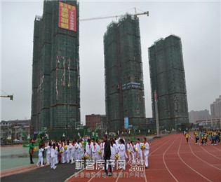 黄冈市第九届中学生田径运动会盛大召开