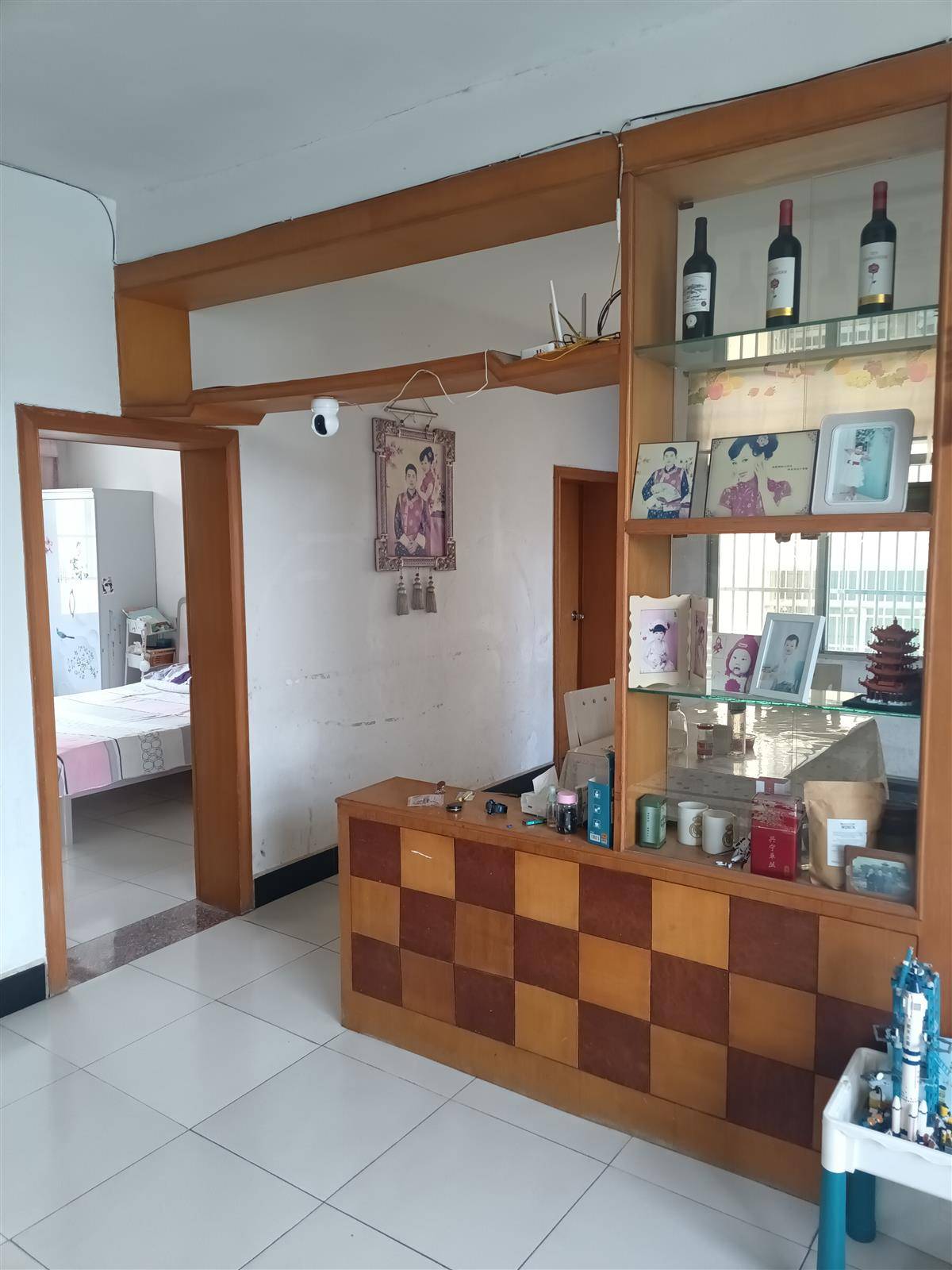 降价急售，教师公寓三房两厅一卫108平，5楼，边套三面采光，拎包入住，16.8万。特价房源。