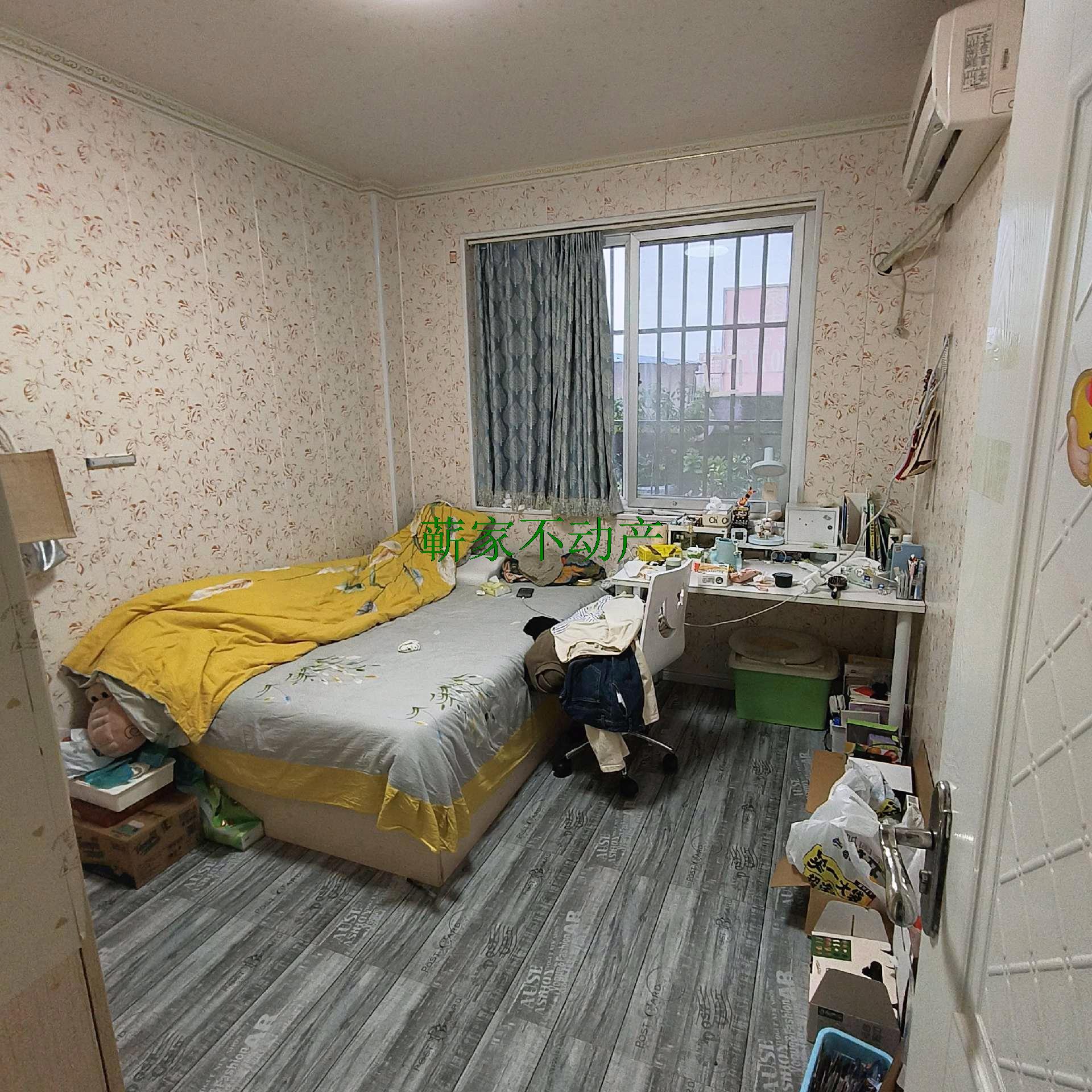 城北步梯房精裝修三房低價出售