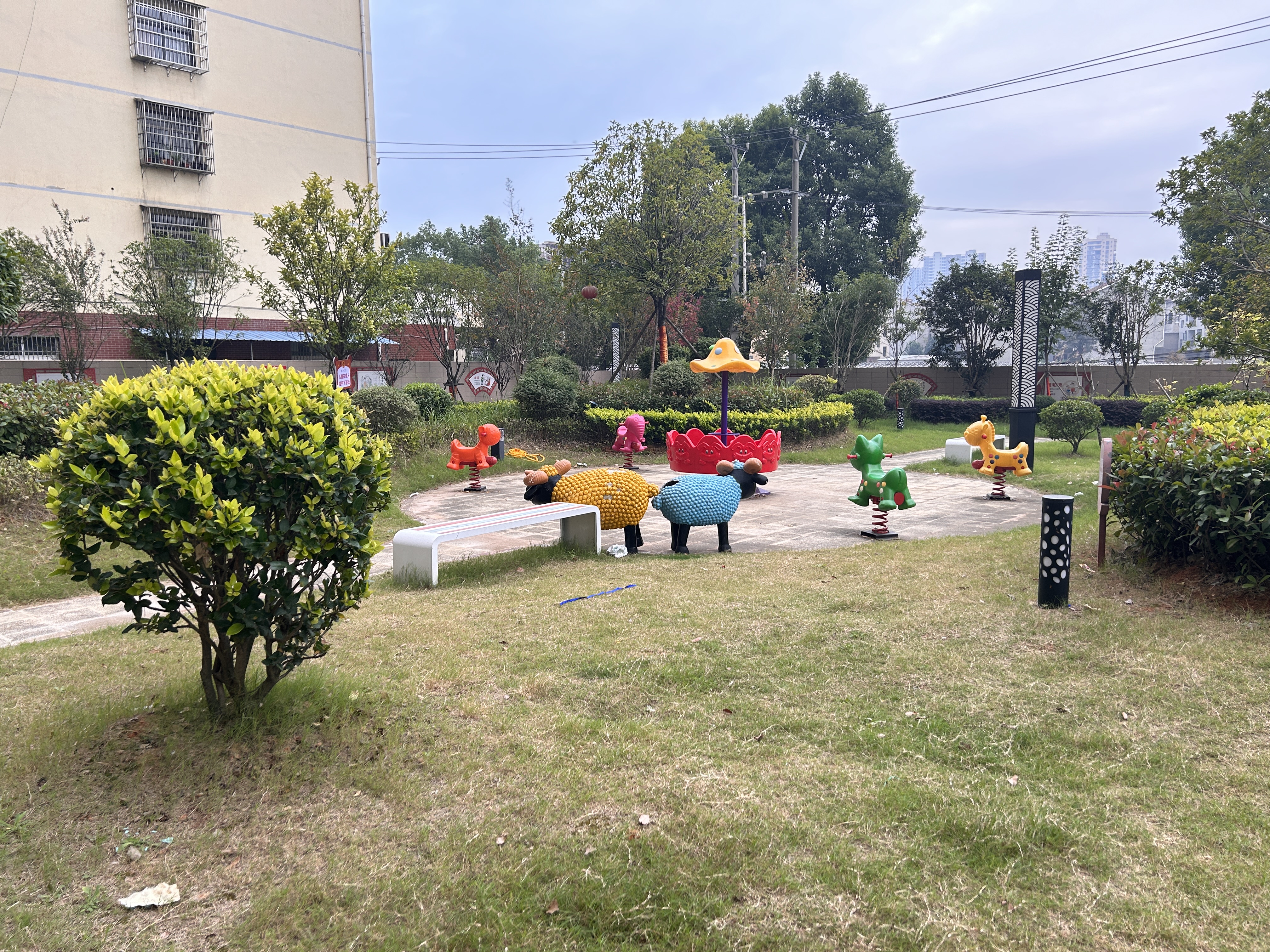 开学接送成难题？安家武穴学府现房，无须操心接送！