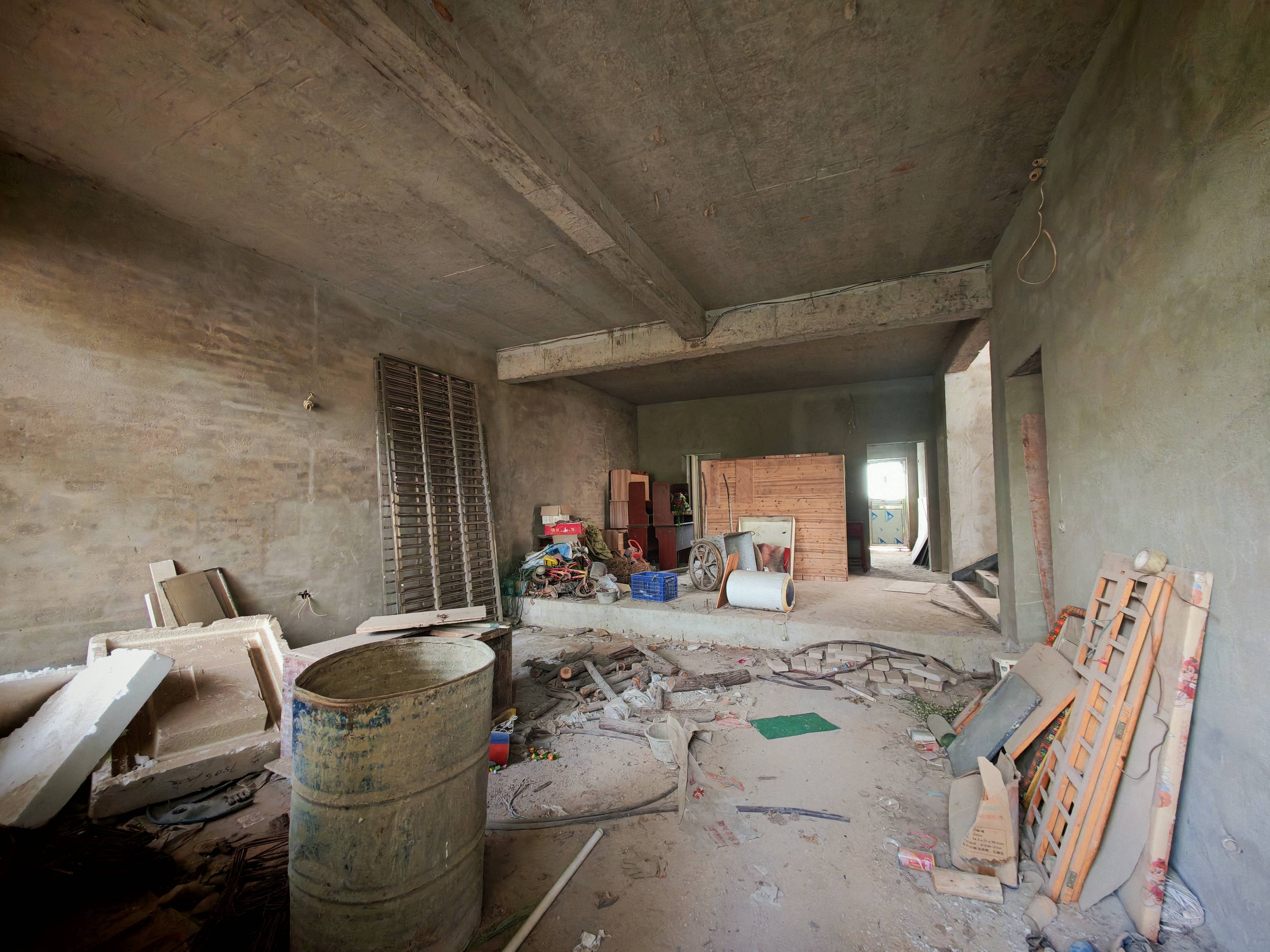 走马岭单门du院（带地下室，前后院）