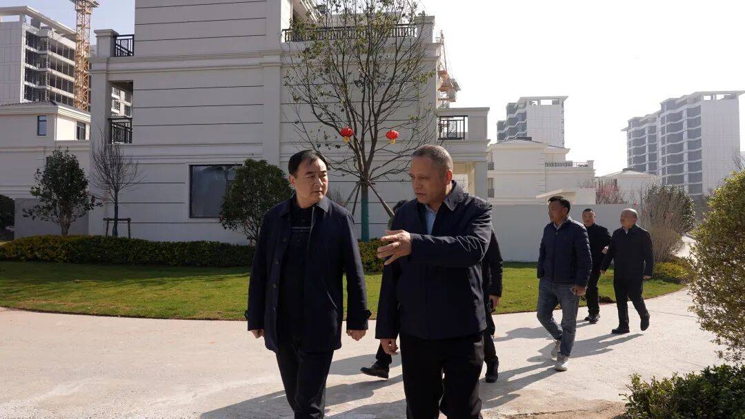 武穴市政府一行新春调研山湖天玺，指导春节期间销售工作