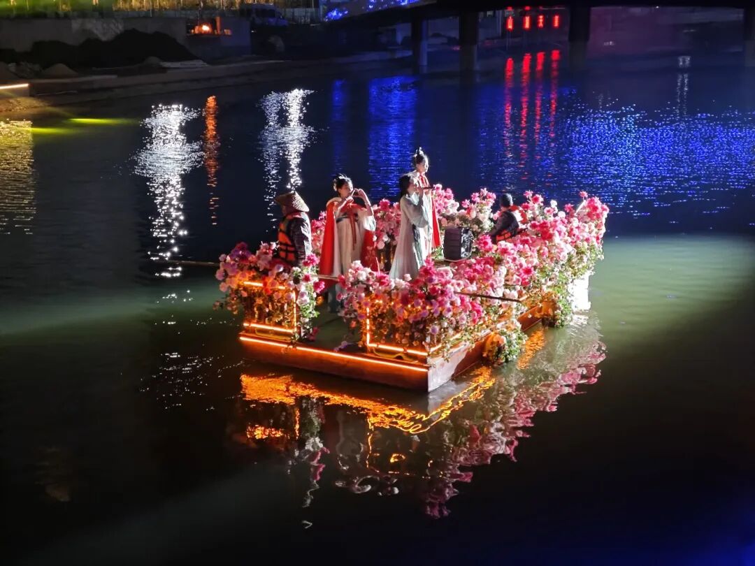 昨夜刷屏！超航·山湖天玺跨年夜千人狂欢，氛围感拉满！