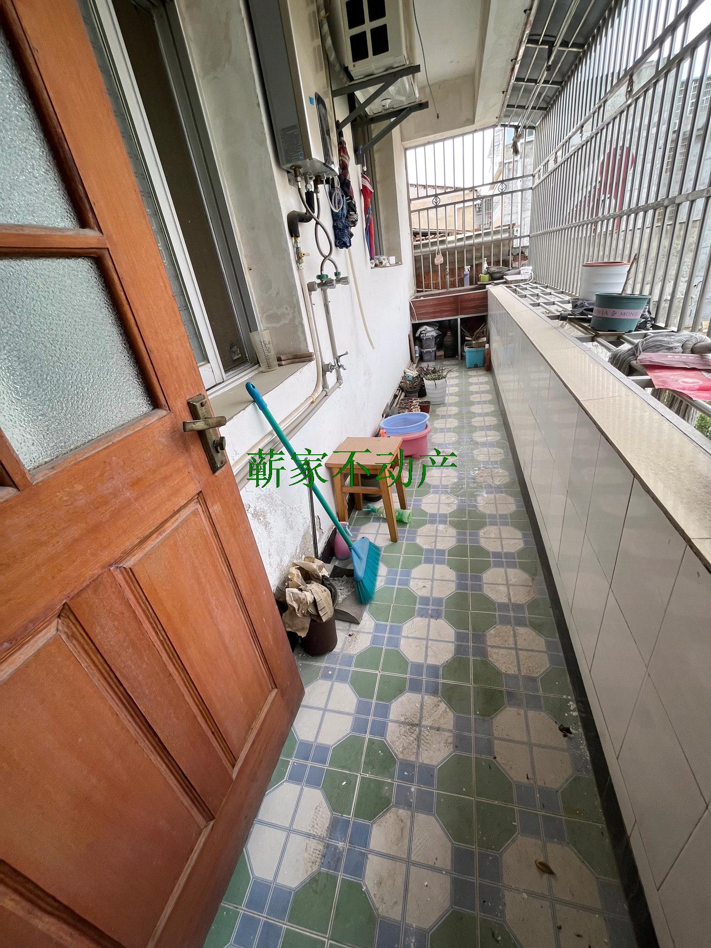 吴庄社区附近145平居家装修证满五年急售3楼楼梯房采光好3房2卫