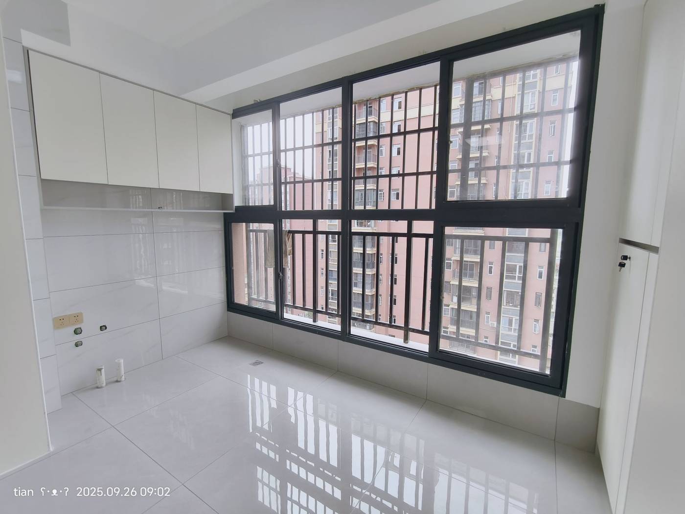 顺祥小区还建房，2室2厅1卫，104平，全新装修未入住，好楼层，售39.8万。