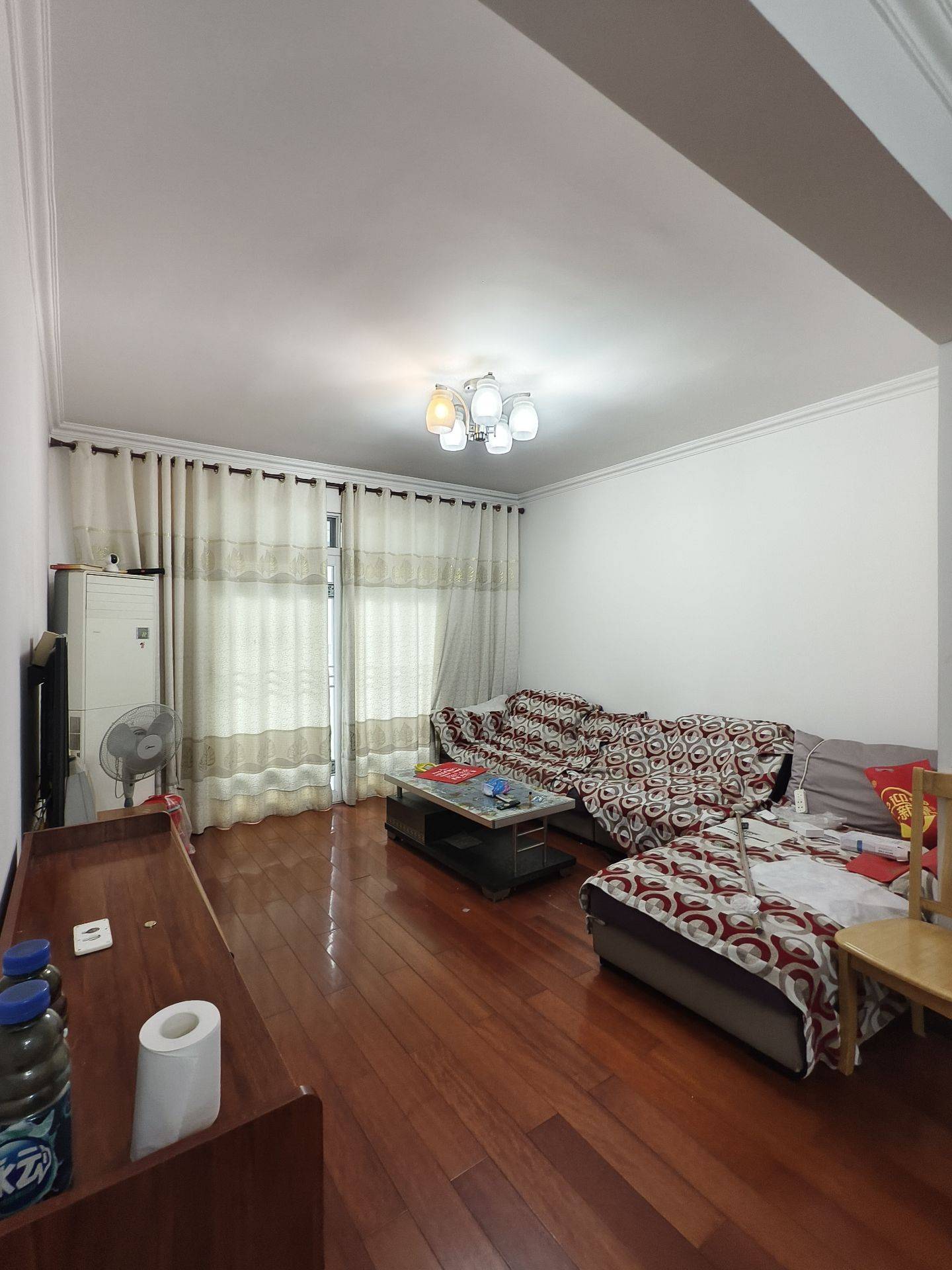 万豪郦晶园2房，2室2厅1卫100平，中等好楼层，中等装修。证满5年。售33万。