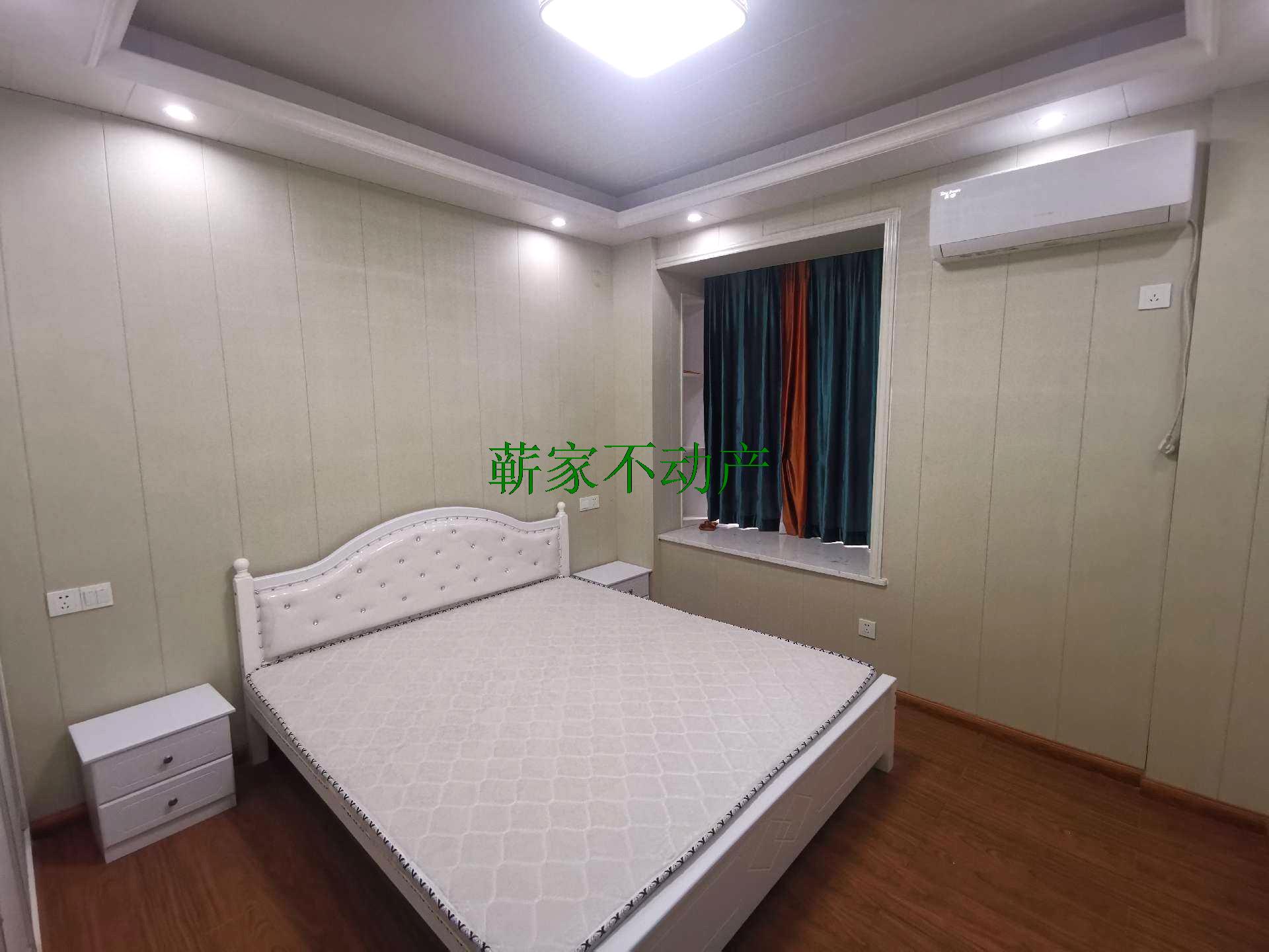 实晓对面精装3室2厅1卫家具家电齐全拎包入住看房方便包物业