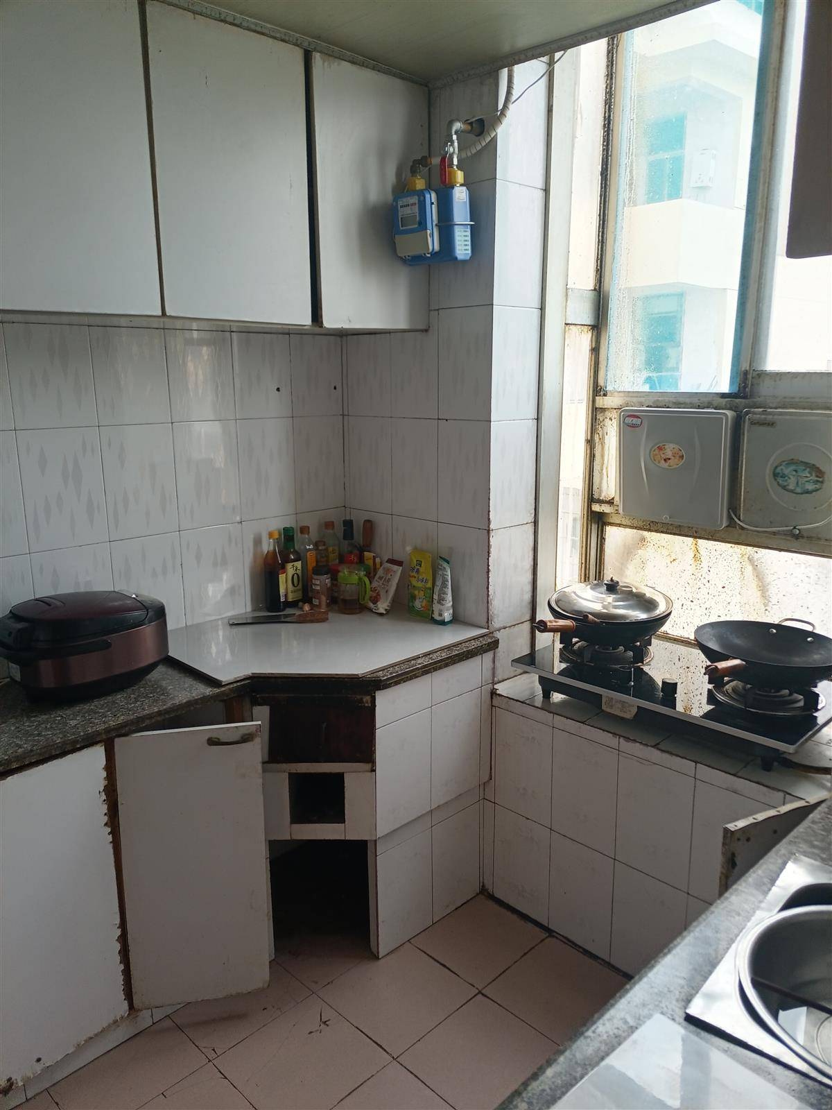 降价急售，教师公寓三房两厅一卫108平，5楼，边套三面采光，拎包入住，16.8万。特价房源。