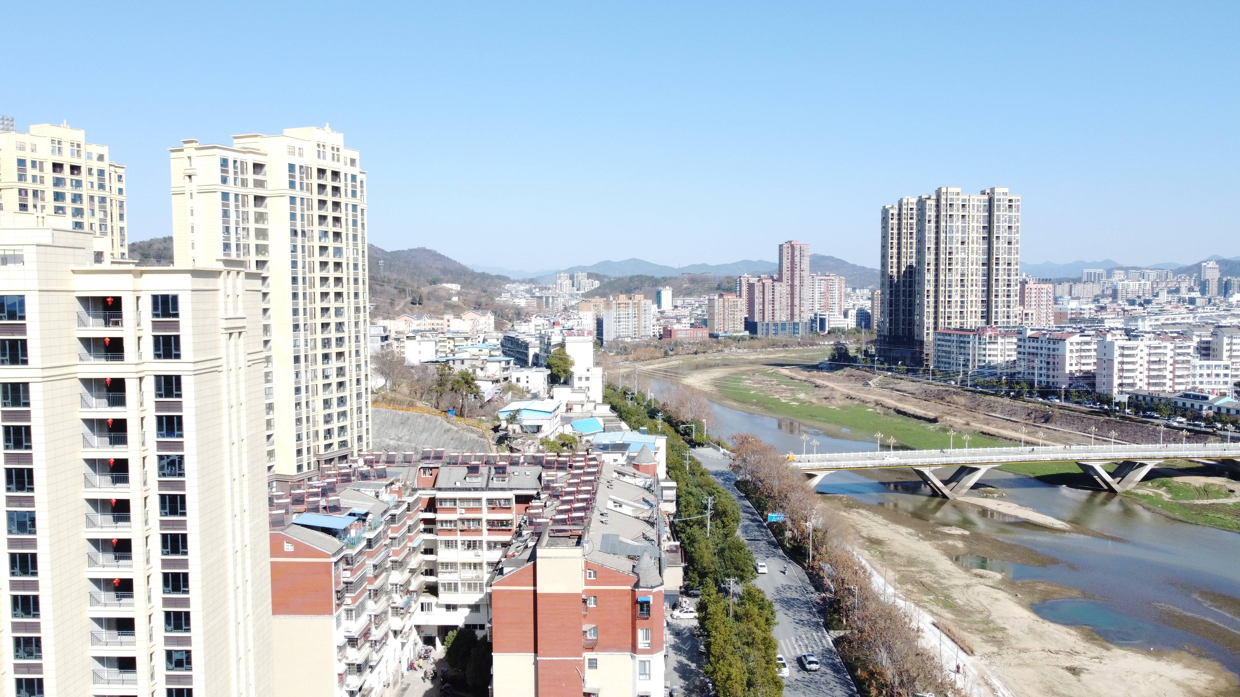 临水而居，与自然共生 | 一湾河景，收藏半生诗意