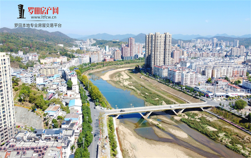 水岸豪庭：水岸住宅，增添生活趣味！