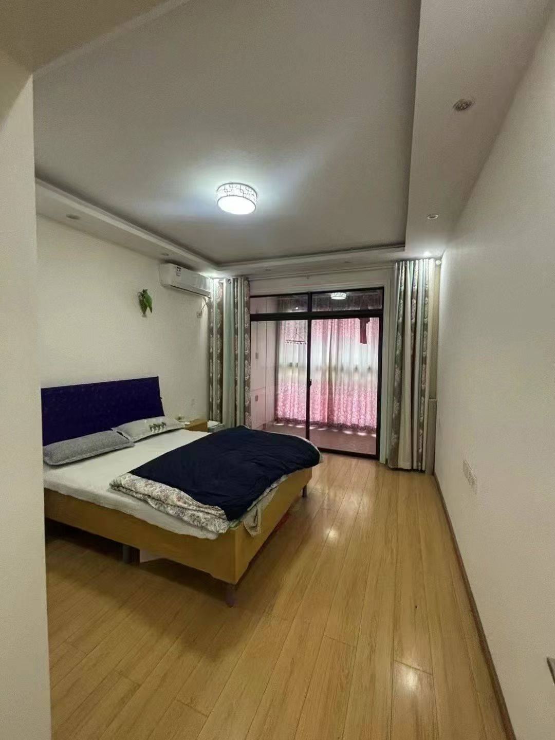 万豪骊晶园商品房，三室两厅两卫，116平方，精装修，证满五年，支持按揭。售价：45万。